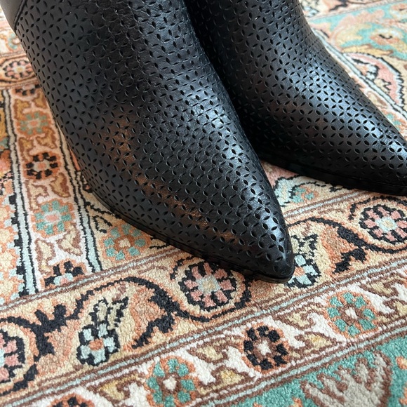 Donald Pliner Slingback Heeled Mules, Size 9, Black - Picture 5 of 9